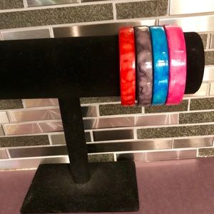 Multicolor lightweight bangle set